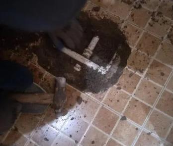 高碑店卫生间漏水维修公司为您分享下卫生间渗水如何处理及注意事项